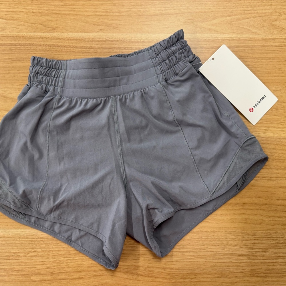 LuluLemon - Hotty Hot HR Short 4" *Lined